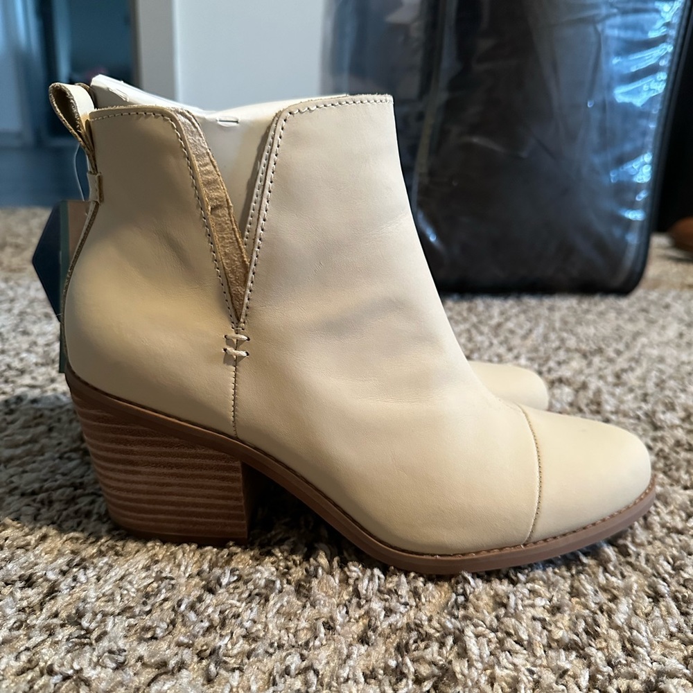 TOMS Everly Chelsea Boot - Women's - BRAND NEW IN BOX